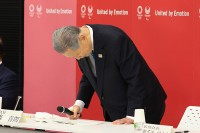 Predsjednik Organizacionog komiteta OI podnio ostavku jer je rekao da žene previše pričaju