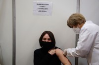 Почела вакцинација здравствених радника из Српске у Србији