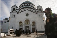 Završena arhijerejska liturgija, u podne počinje izbor patrijarha