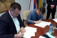 У Броду потписани уговори о стипендирању 153 студента