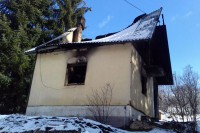 Породици Кнежић потребна помоћ: Остали без крова над главом због пожара