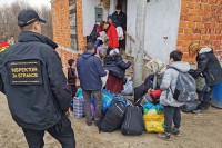 Migranti iz napuštenih objekata izmješteni u prihvatni centar