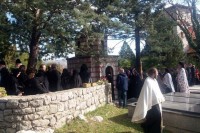 Сахрањен епископ Атанасије