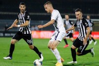 Zvezda čeka Čukarički, Partizan protiv Rada