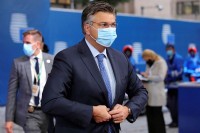 Saradnici ubjeđuju Plenkovića - odmah početi pregovore za kupovinu ruskih vakcina