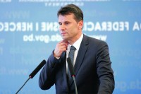 Novalić: Zavod koči nabavku ruskih vakcina