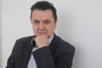 Milanko Šekler, mikrobiolog i virusolog iz Kraljeva: Vakcina garantuje glavu na ramenima