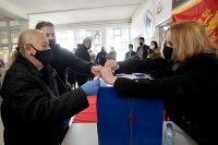 Izbori u Nikšiću: Incidenti na jednom biralištu, povećano prisustvo policije, već glasalo 70 odsto birača