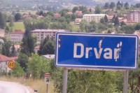 Броћета и Рунић: Српски повратници немају услове за живот, а кантонални премијер вријеђа њихове представнике