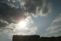 Прије подне сунчано, поподне промјенљиво облачно