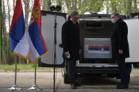 Вучић уручио Додику 10.000 доза вакцине „АстраЗенеке“ за Српску
