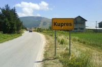Kupres: Svešteniku na automobilu ostavili poruku  „Srbe na vrbe“
