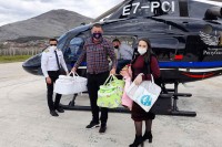 Близанци Викторија и Вук Вукићевић стигли хеликоптером кући
