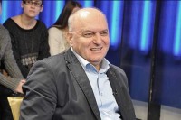 Kozomara: Non-pejperom neko moćan “ispipava” javnost
