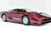 Јагуар XJ220 је колекционарски драгуљ