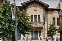 Skinuta zastava Hrvatske sa rezidencije ambasadora u Beogradu