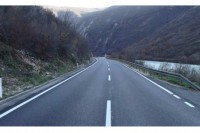Stanje na putevima: Kolovozi mjestimično mokri, povećana opasnost od odrona