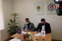 Mrkonjić Grad : Potpisan ugovor o rekonstrukciji stadiona