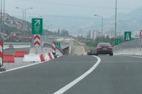 Obustava saobraćaja na dionici auto-puta Podlugovi-Visoko