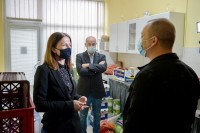 Kompanija Mozzart donirala osnovne prehrambene namirnice ugroženim Prijedorčanima