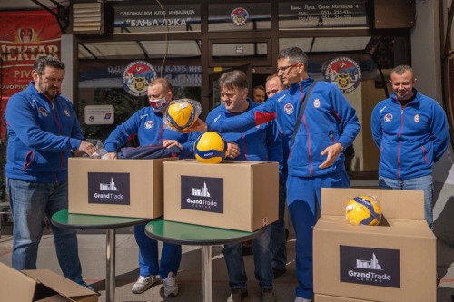 Компанија „Grand trade“ донирала опрему