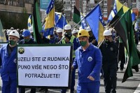 Više stotina rudara protestovalo ispred zgrade Vlade FBiH