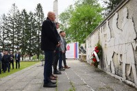 Počast svima koji su se pod Kozarom digli protiv fašizma