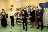Satler uručio donaciju: Institut dobio 22.500 PCR testova