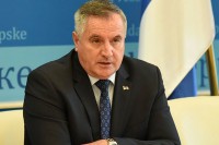 Višković: Moralna obaveza naroda da baštini tradiciju Vojske Republike Srpske