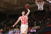 Zvezda ispustila 20, pa nadoknadila devet razlike za prednost od 2:0 u finalu