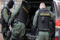 Uhapšen dvojac iz Posušja u akciji “Kolibrić 21”: Odbacio drogu tokom policijskog pretresa