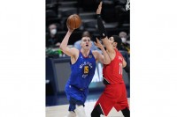 Jokić odličan u porazu Denvera na startu plej-ofa NBA lige