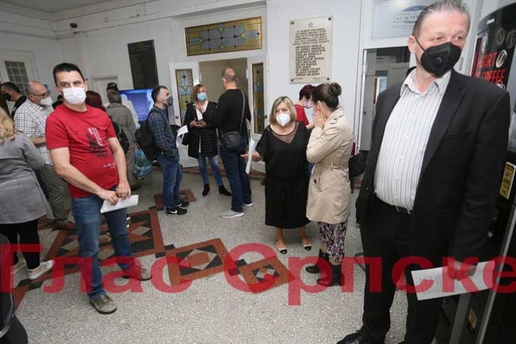 За вакцинацију се пријавило око 700 радника у медијима