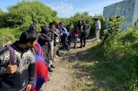 Izmješteno 160 migranata sa dvije lokacije na području Cazina
