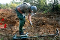 Strane organizacije nezakonito uklanjaju mine u BiH