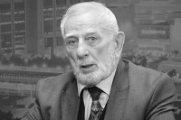 Preminuo Jovan Deretić