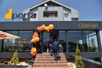 Razni modeli vrata, prozora i tendi samo su dio onog što nudi „PORTA“