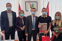 Ćurić organizovao prijem za fudbalera Mijata Gaćinovića