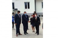 Dodik: Do kraja mjeseca stiže 80.000 doza kineske vakcine, Kina darovala vrijednu opremu Bolnici „Srbija“