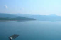 Nova plaža i moderan splav sa plažnim barom na Bilećkom jezeru