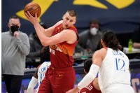 Jokić u idealnoj NBA petorci