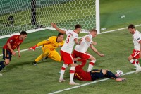 Novi kiks Španije, Levandovski za bod Poljacima