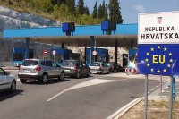 Hrvatska ukinula testove i potvrde o vakcinaciji za državljane Srbije