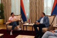 Dodik upriličio prijem za košarkašicu: Saša Čađo ponos Republike Srpske