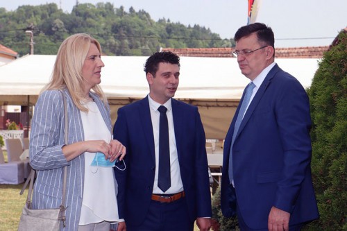 Предсједница Републике Српске Жељка Цвијановић на обиљежавању крсне славе општине Костајница и Храма Свете Тројице