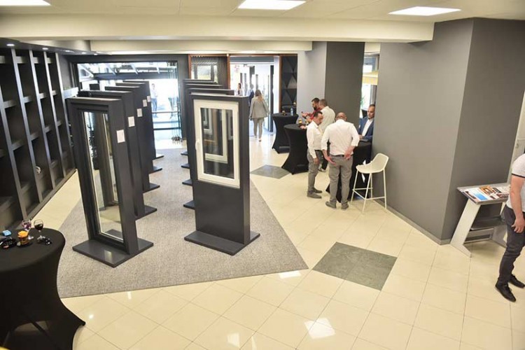 Razni modeli vrata, prozora i tendi samo su dio onog što nudi „PORTA“