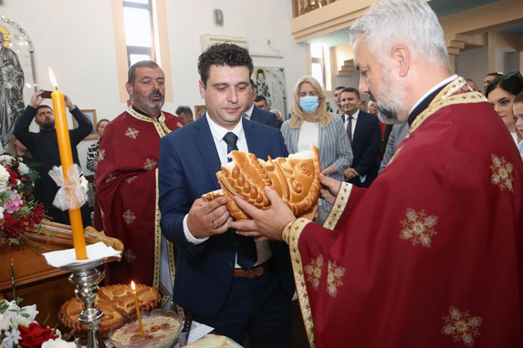 Предсједница Републике Српске Жељка Цвијановић на обиљежавању крсне славе општине Костајница и Храма Свете Тројице