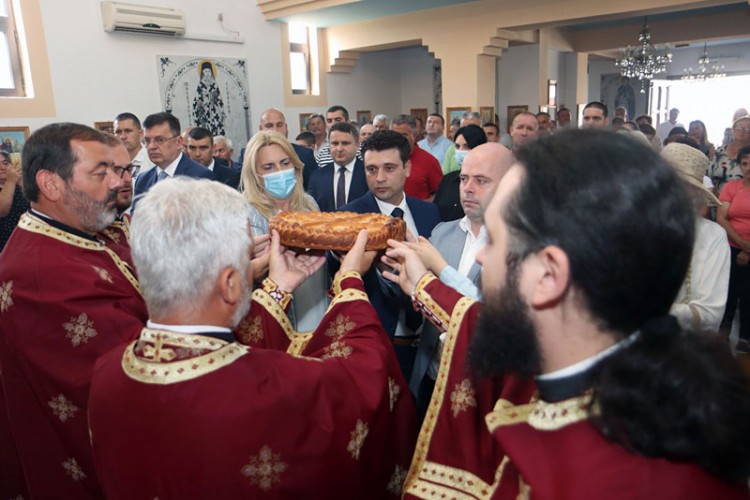 Предсједница Републике Српске Жељка Цвијановић на обиљежавању крсне славе општине Костајница и Храма Свете Тројице