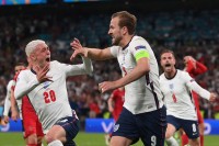 Engleska poslije “spornog penala” u 104. minutu do finala