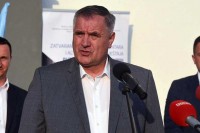 Višković: Do kraja 2022. godine trebalo bi da budu zatvoreni kolektivni centri